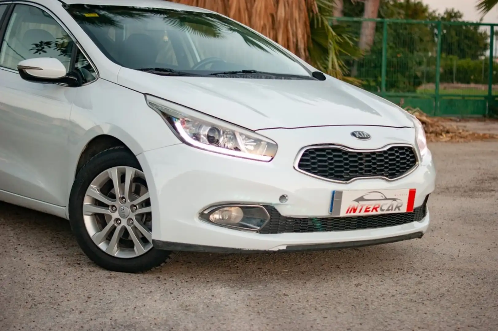 Kia Ceed / cee'd 1.4 CRDi WGT 90cv Concept Blanc - 2