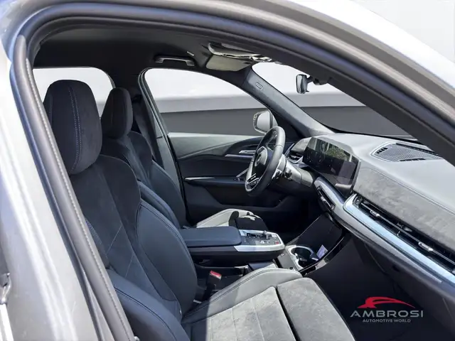 BMW X1 view 8