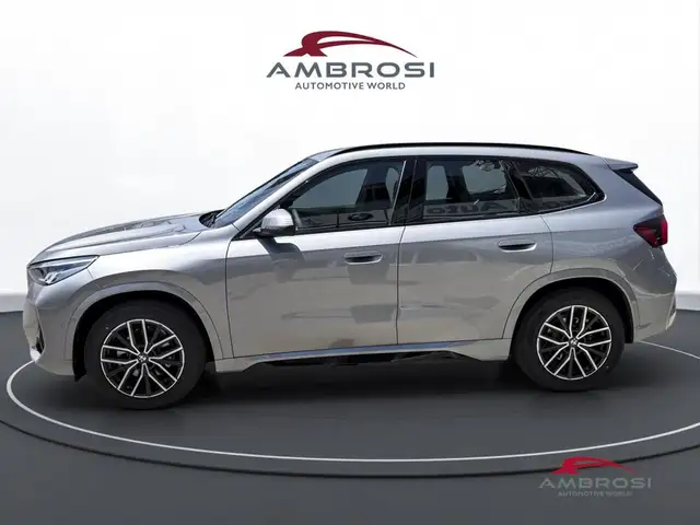 BMW X1 view 4