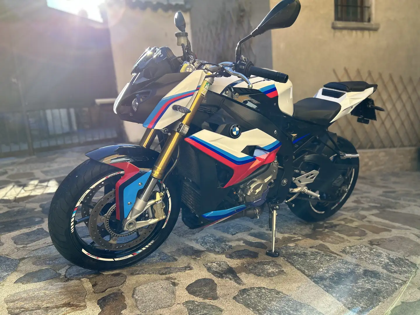BMW S 1000 R dynamic pro - 1
