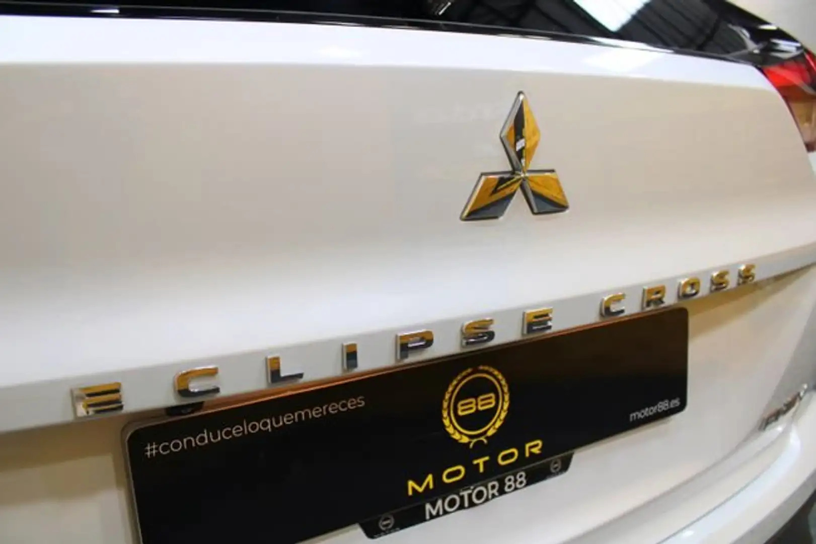 Mitsubishi Eclipse Cross PHEV Kaiteki 4WD Blanc - 2