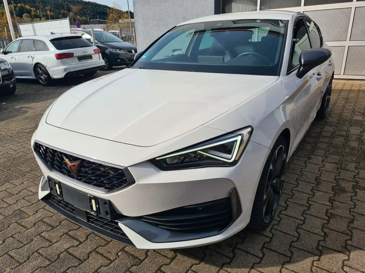 CUPRA Leon VZ e-Hybrid 180kw/1.4/DAB+/LED/ Weiß - 1