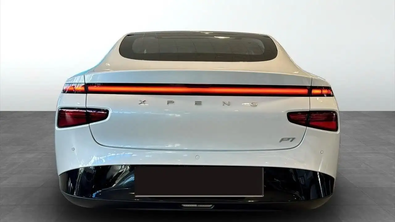 XPENG P7+