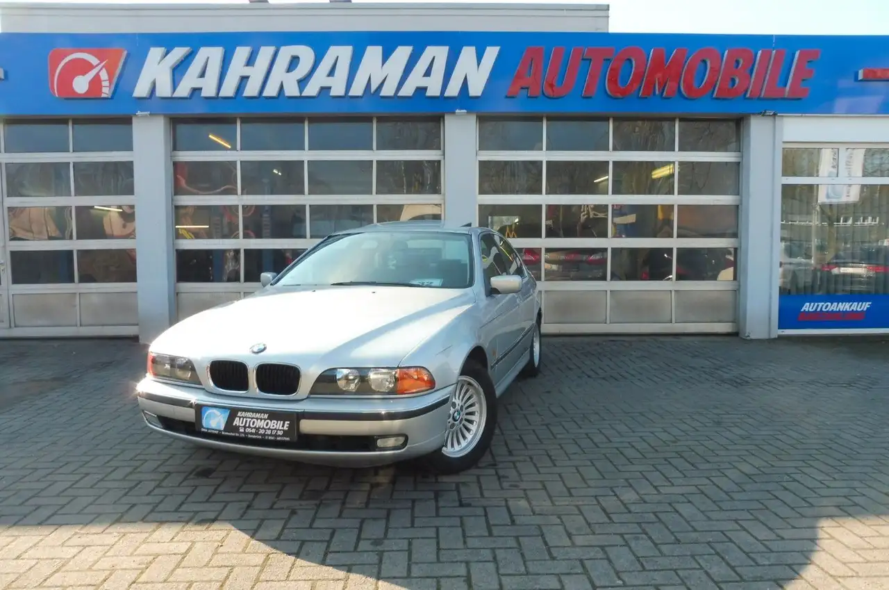 BMW 528