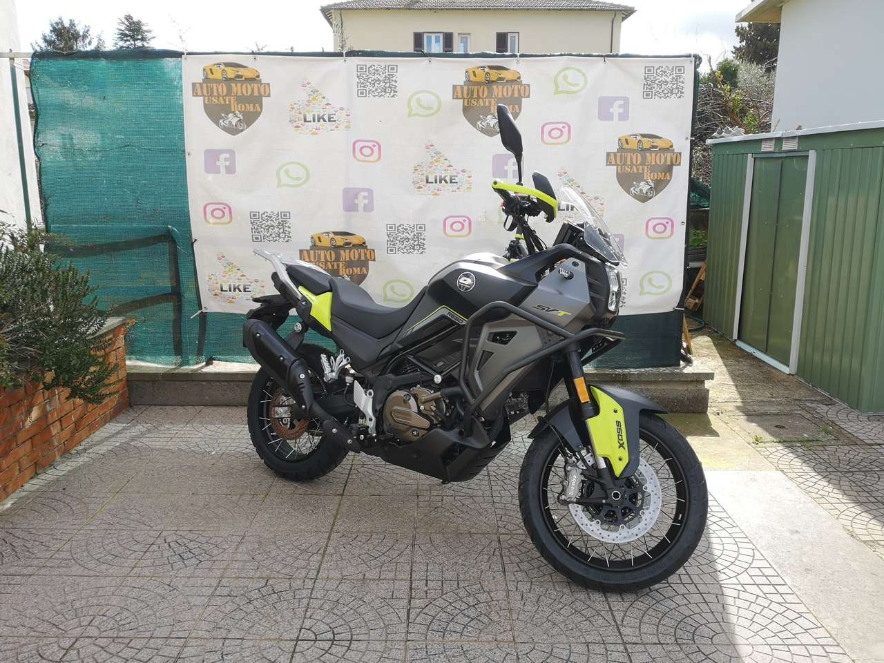 QJ Motor SVT 650 X