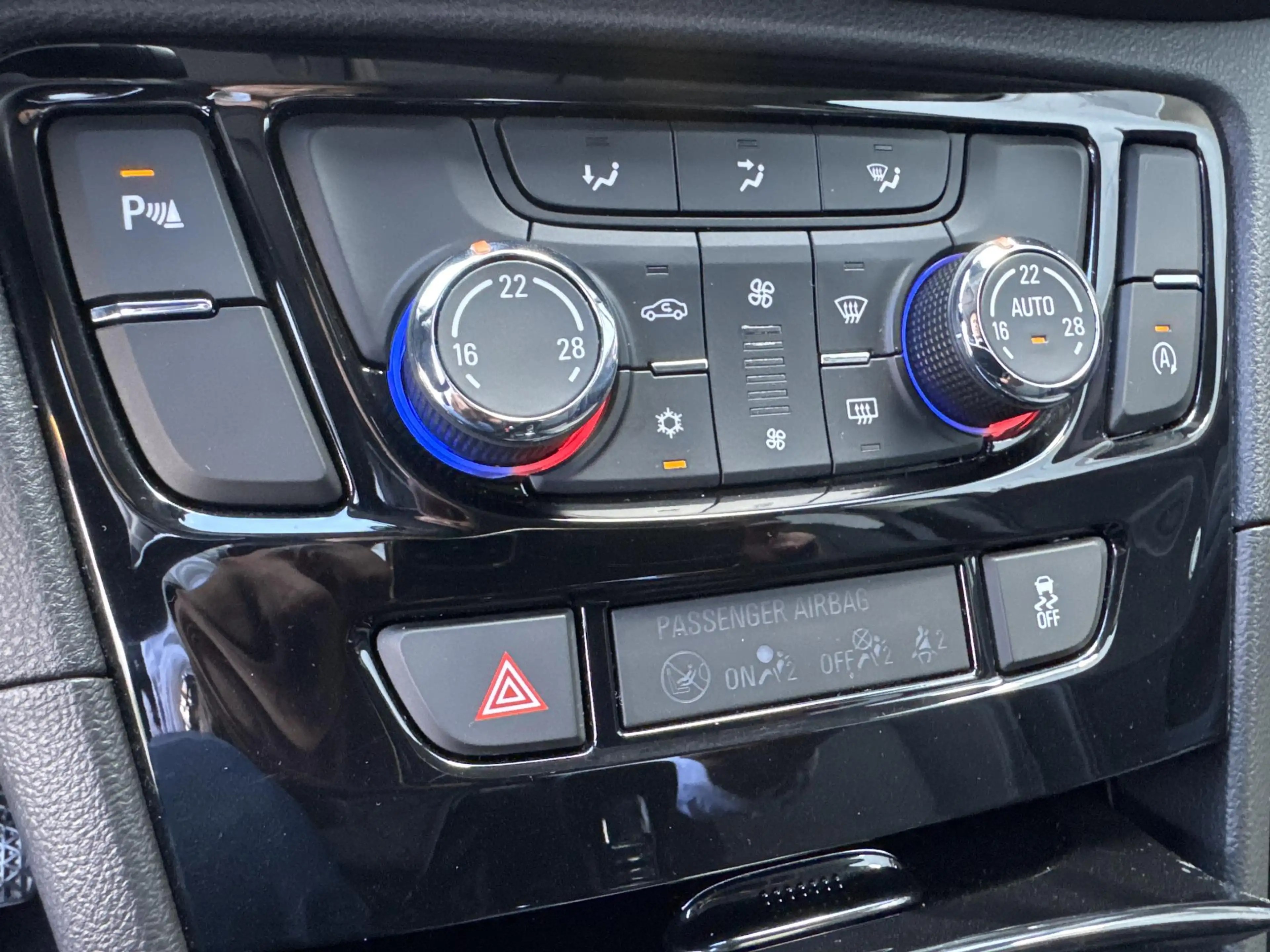 Opel Mokka X 1.4 Turbo Innovation — photo 14