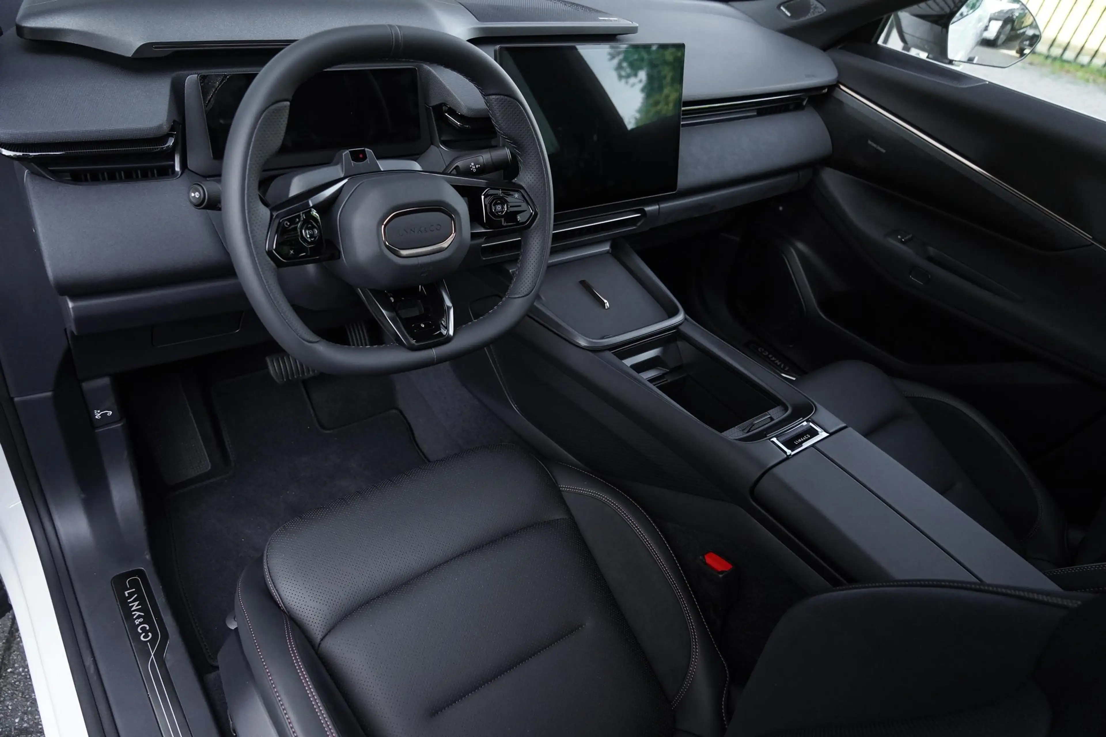 Lynk & Co 08 1.5 More | 200 KM Electrisch | Panorama Dak | Andr — photo 11