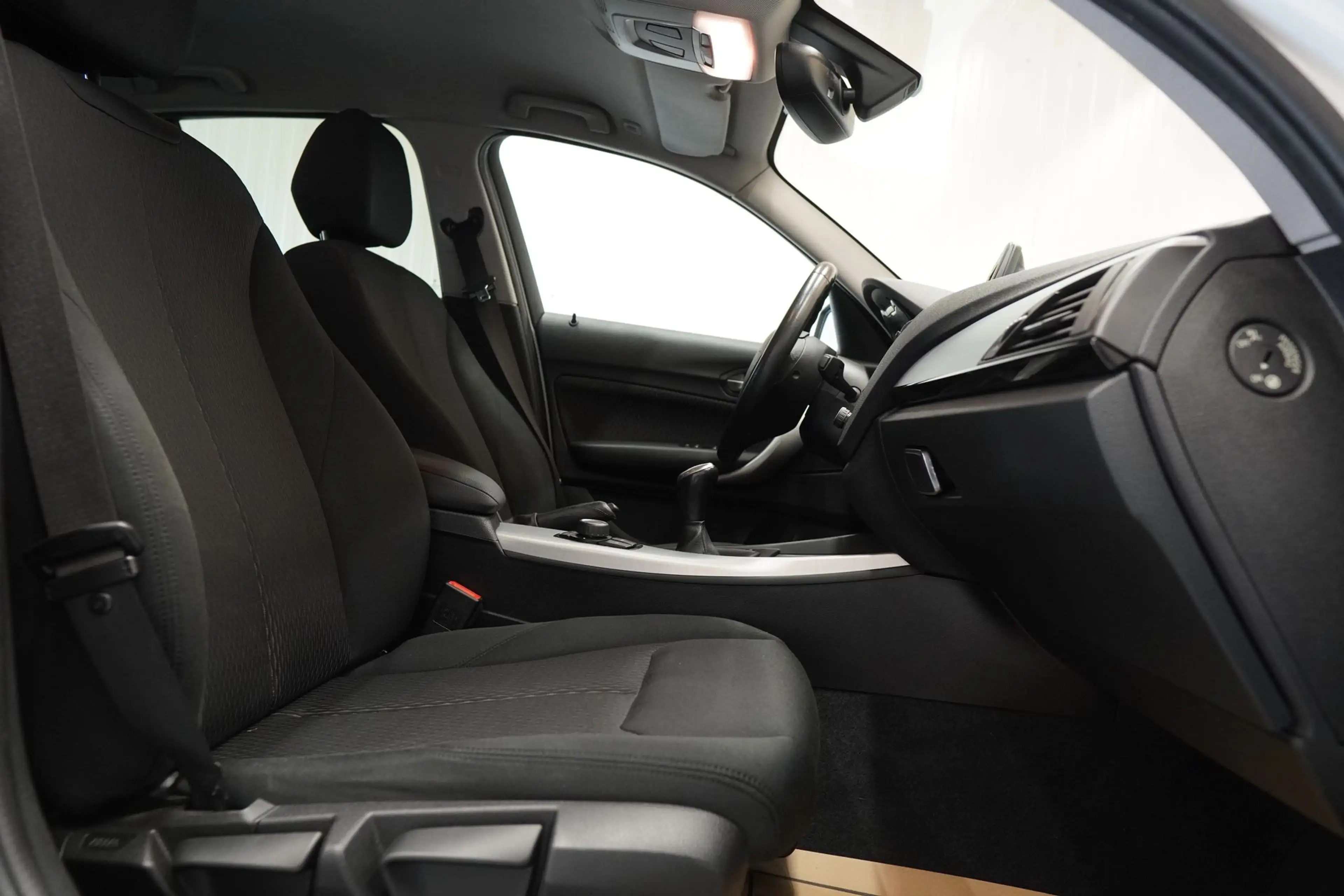 BMW 118 i "LED*SITZH*TEMPOMAT" — photo 18