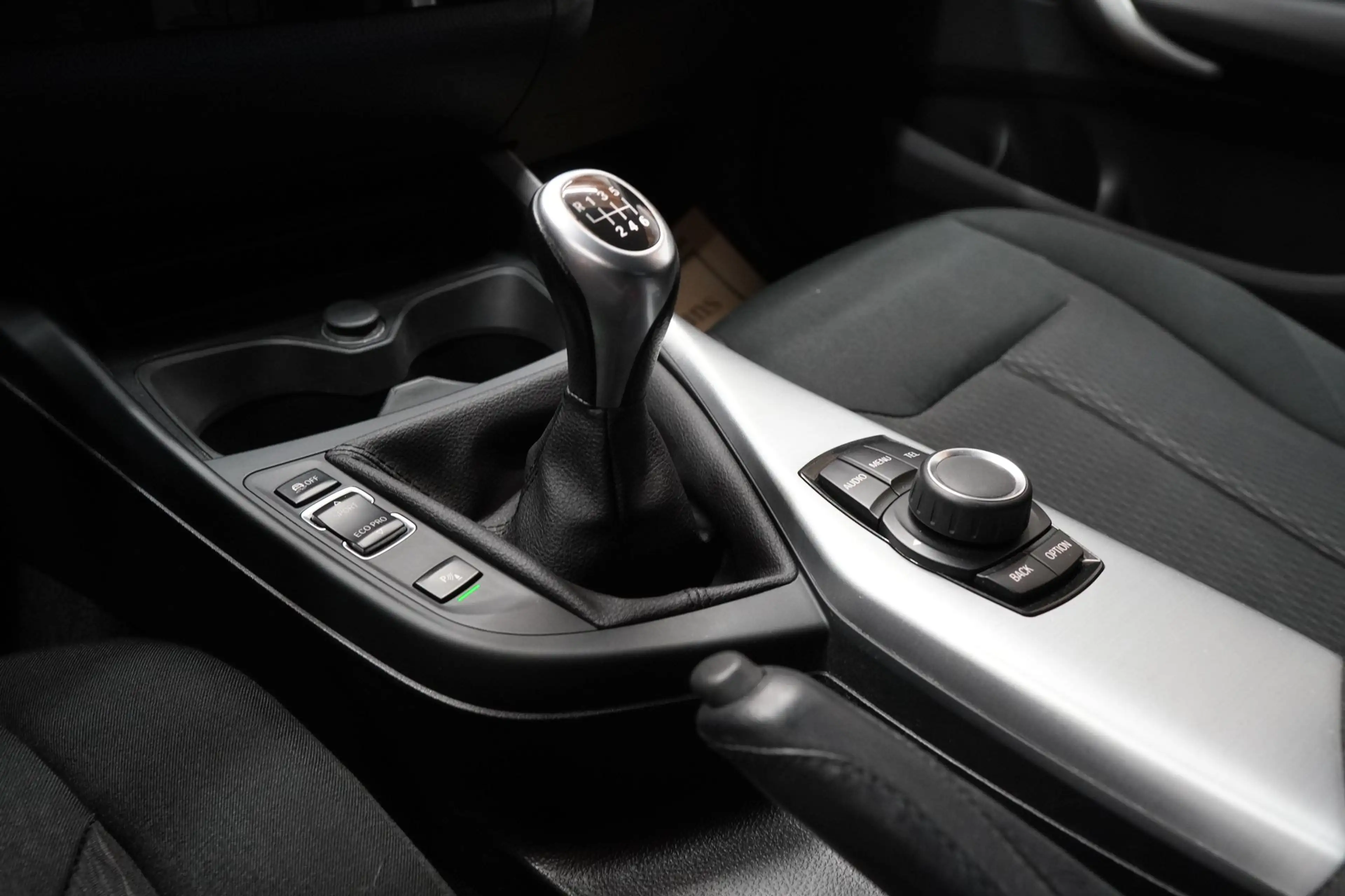 BMW 118 i "LED*SITZH*TEMPOMAT" — photo 31