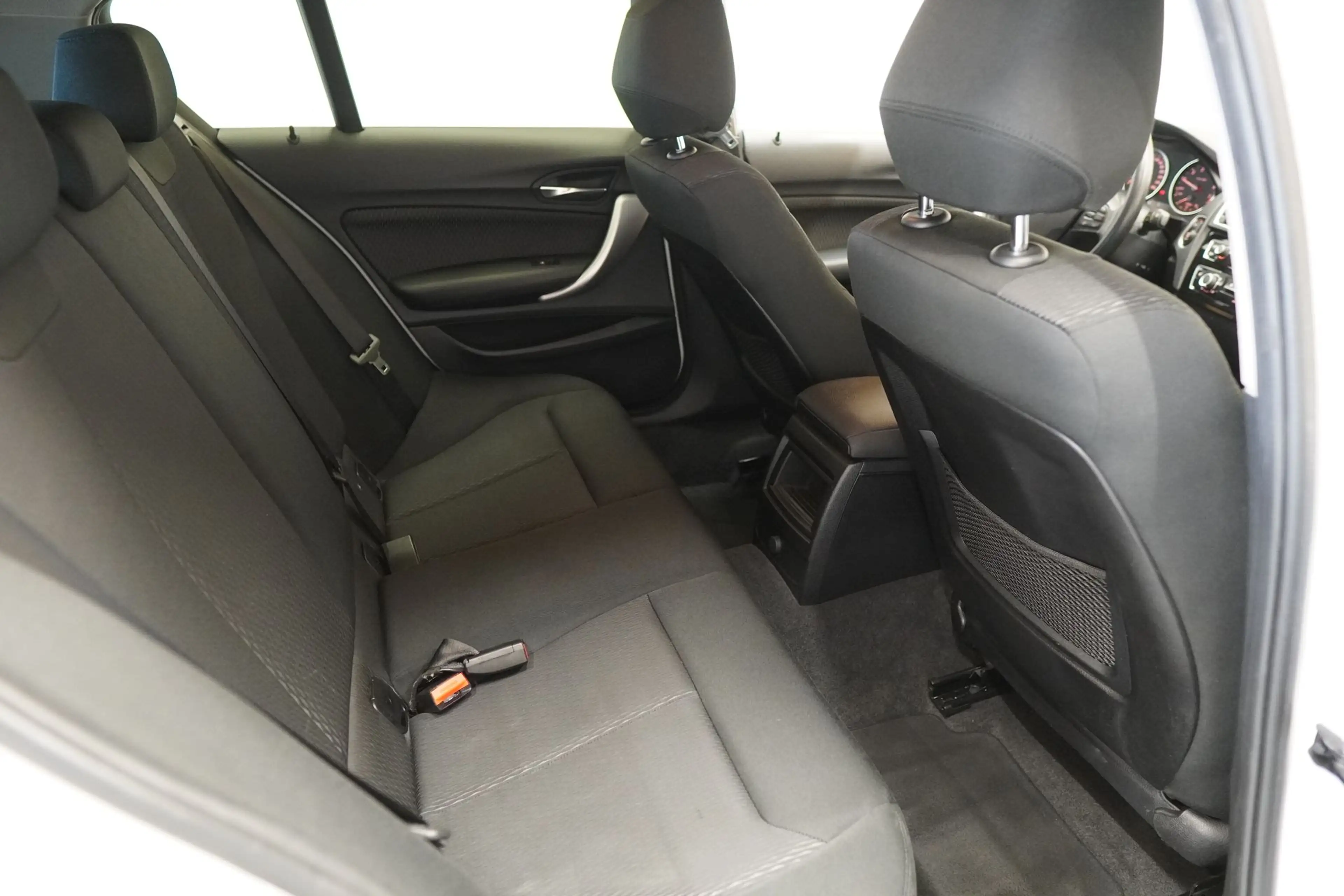 BMW 118 i "LED*SITZH*TEMPOMAT" — photo 20