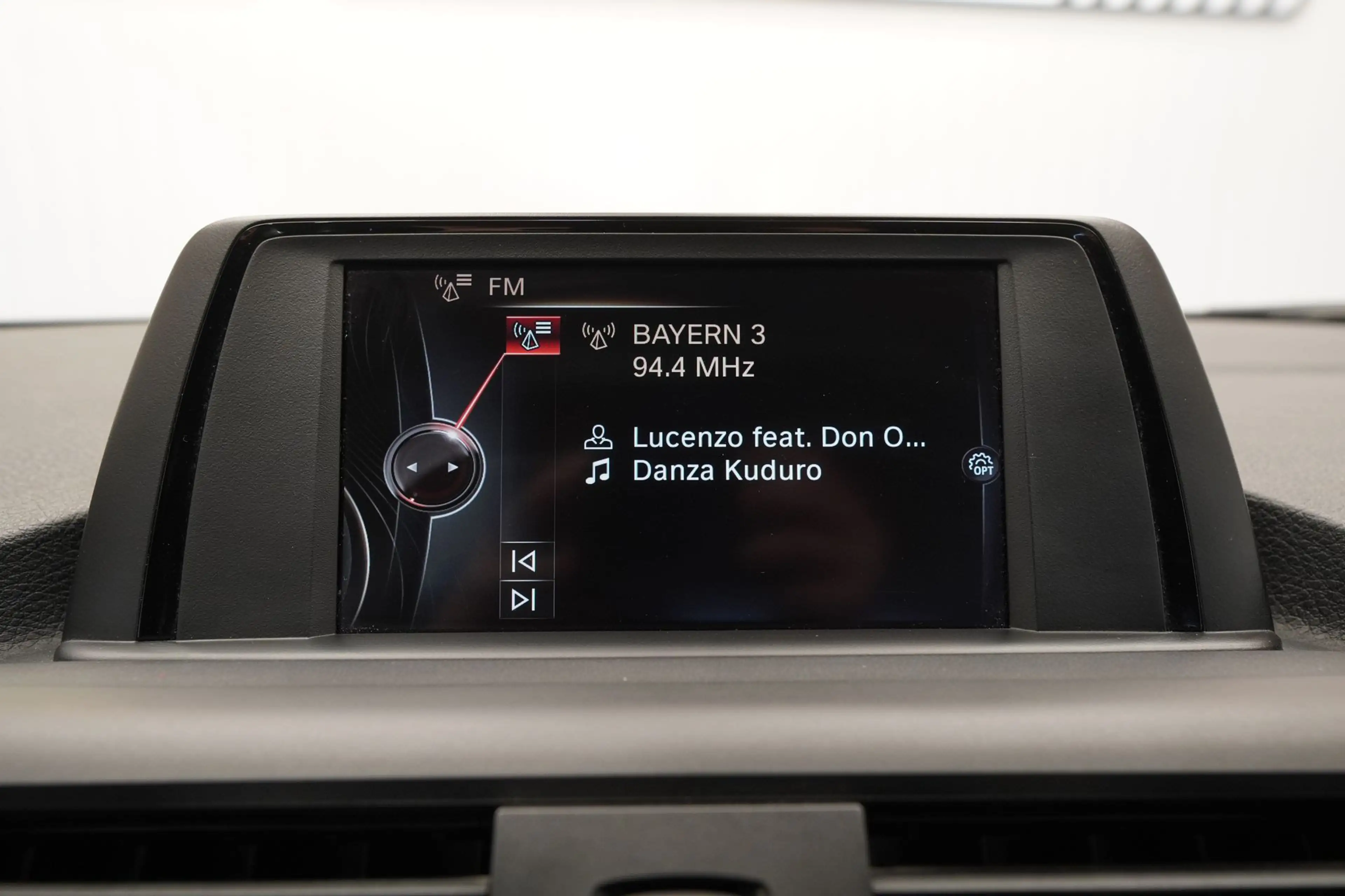 BMW 118 i "LED*SITZH*TEMPOMAT" — photo 29