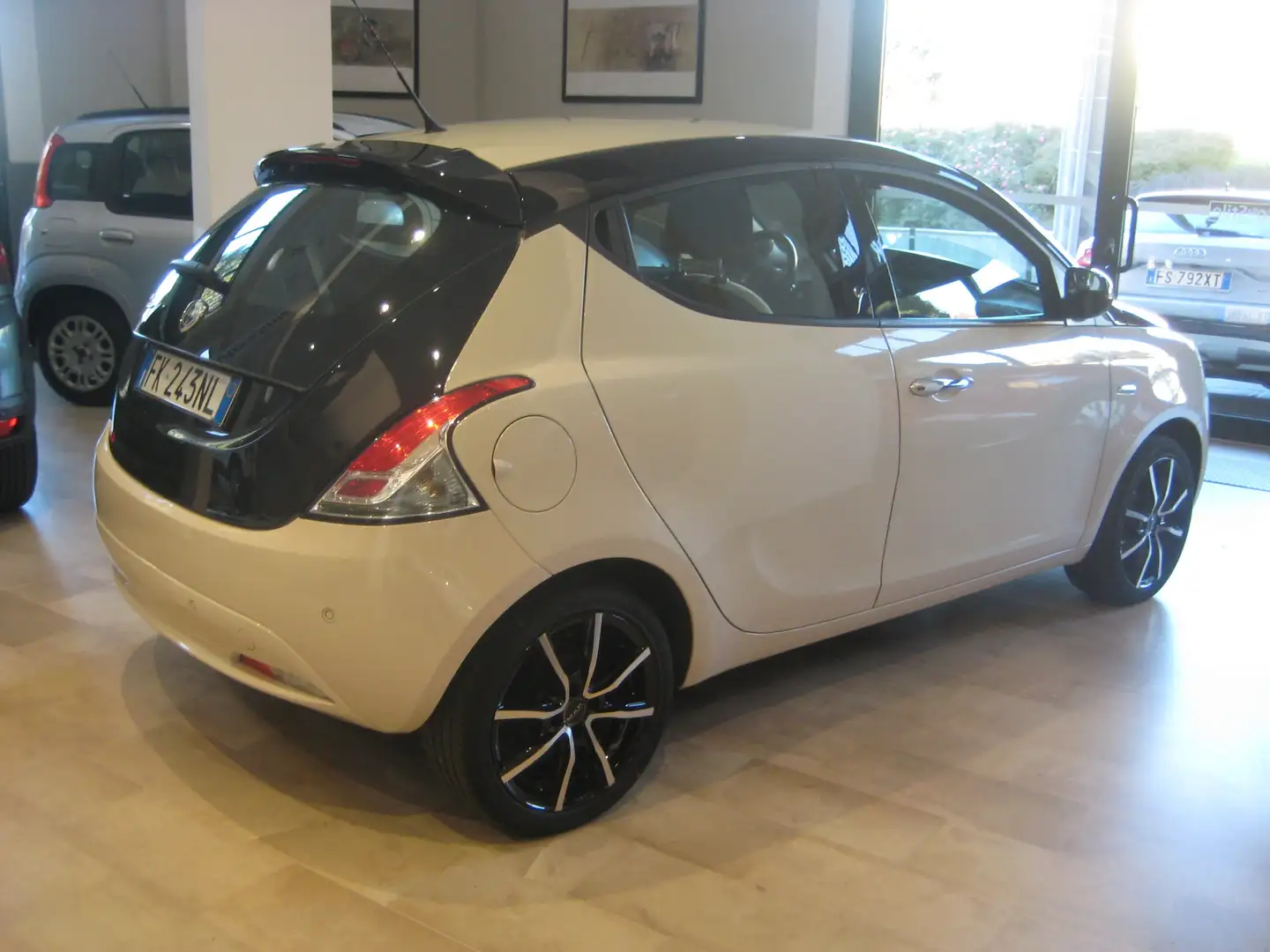 Lancia Ypsilon Ypsilon III 2015 1.2 Gold 69cv my16 Beige - 2