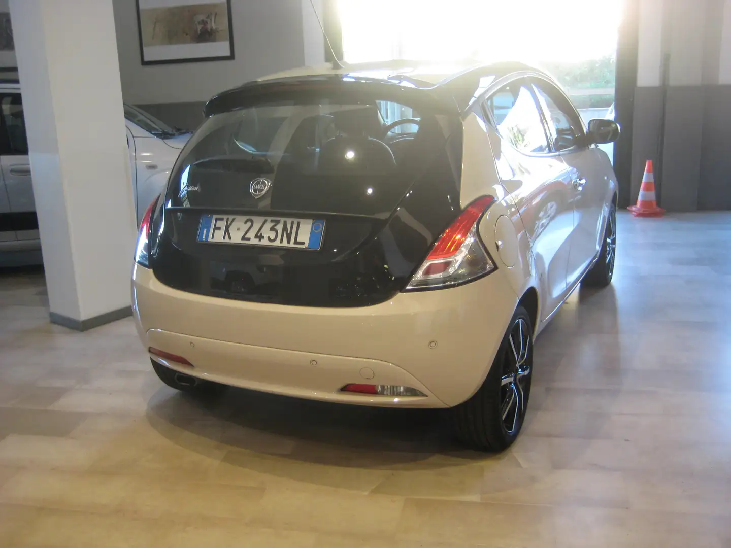 Lancia Ypsilon Ypsilon III 2015 1.2 Gold 69cv my16 Beige - 1