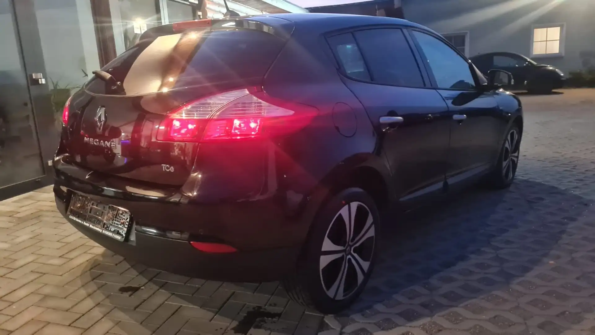 Renault Megane III Lim. 5-trg. BOSE Edition Schwarz - 2