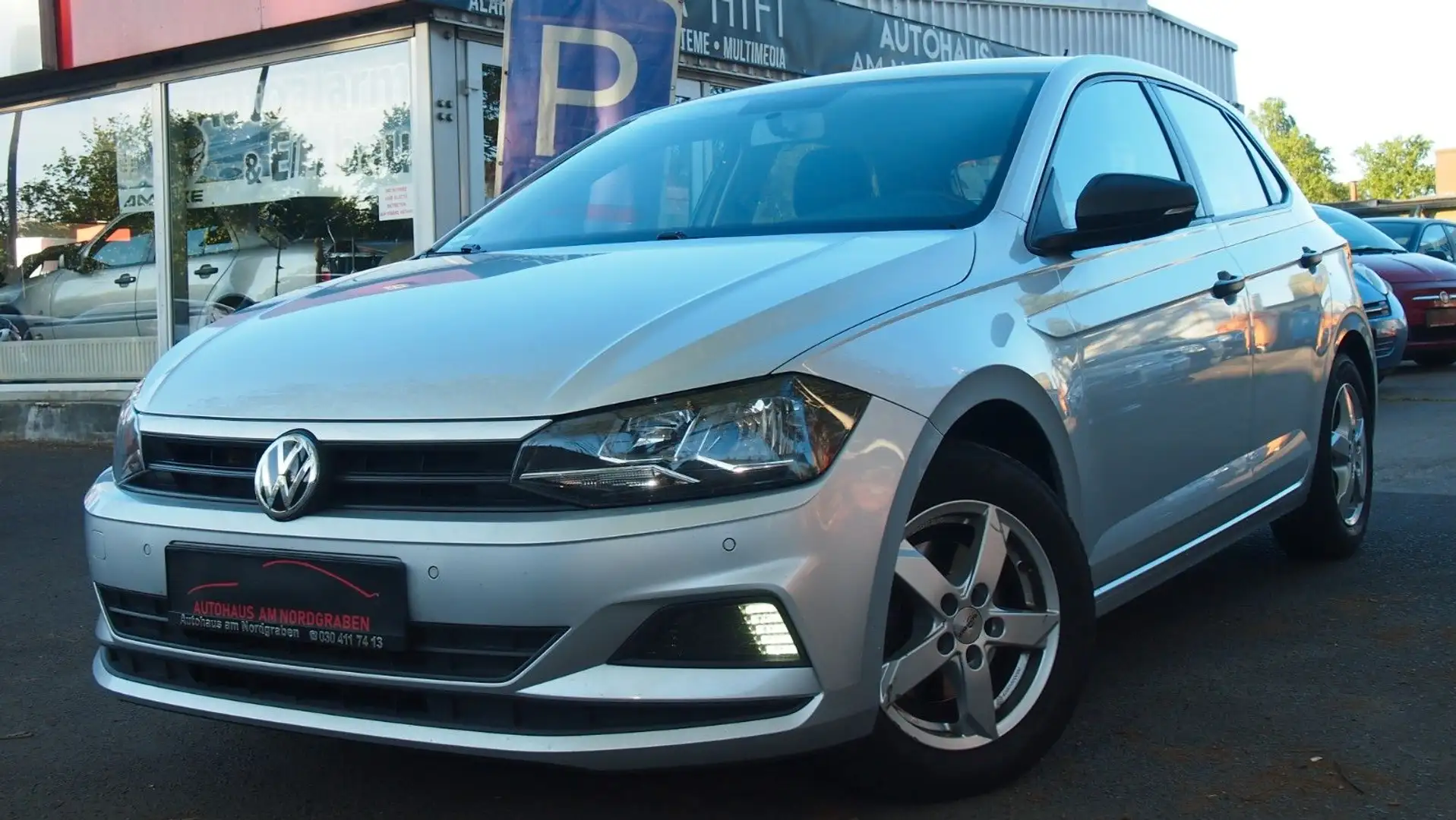 Volkswagen Polo VI Trendline 2020 Neues Model !! Silber - 2