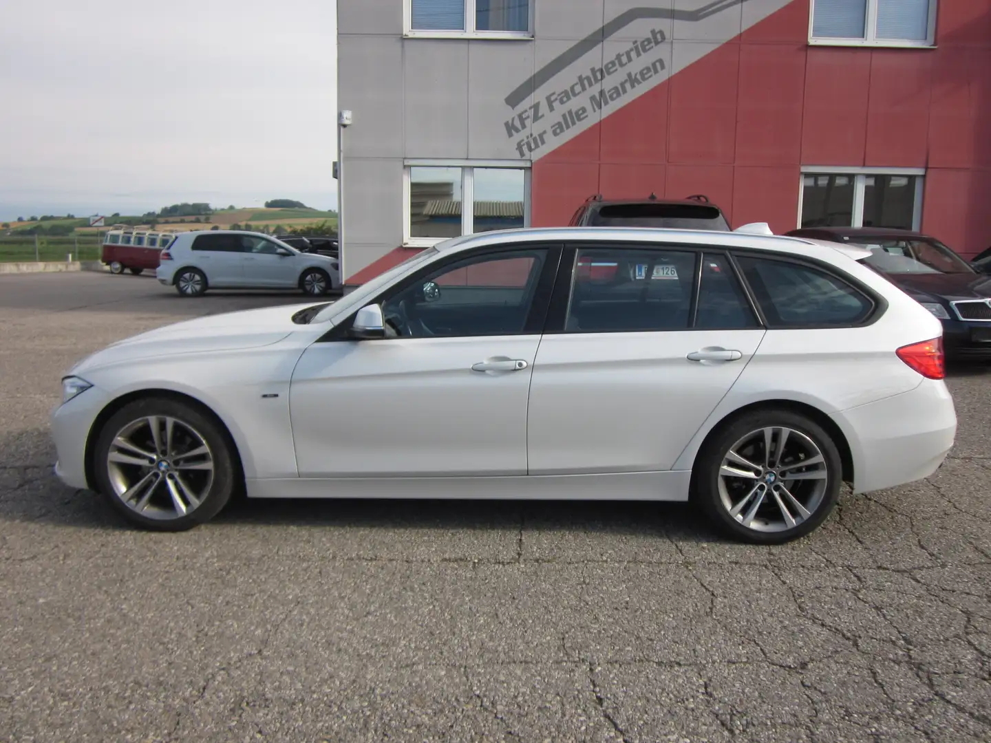 BMW 318 Touring Xdrive Österreich Paket Sport line Blanco - 2