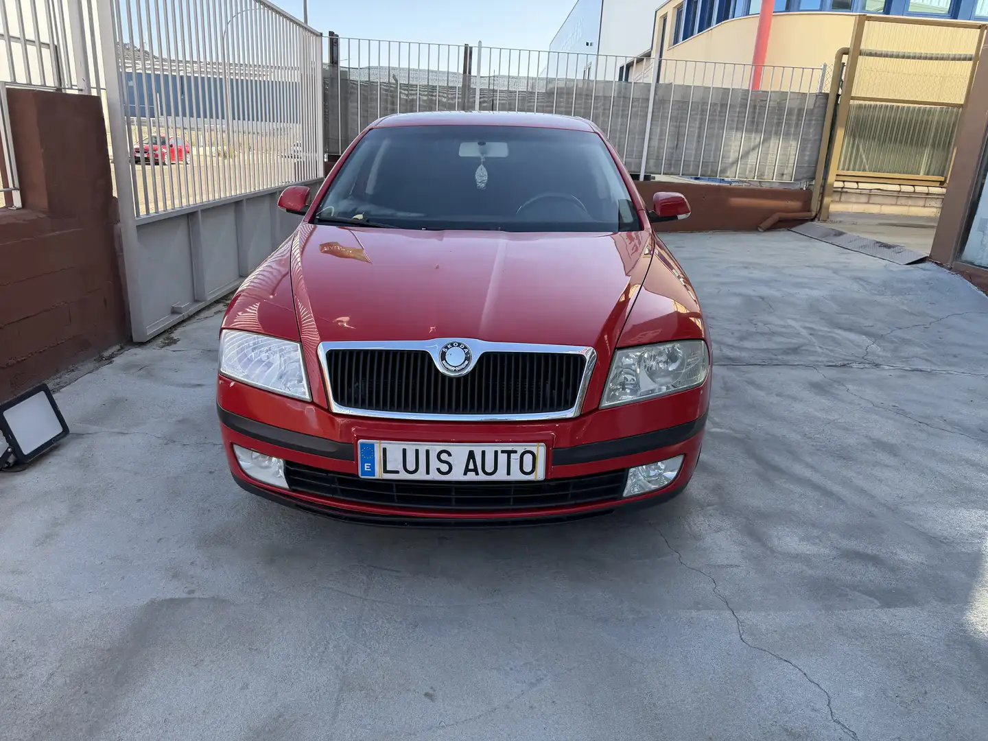 Skoda Octavia 2.0TDI Elegance DSG Rojo - 2