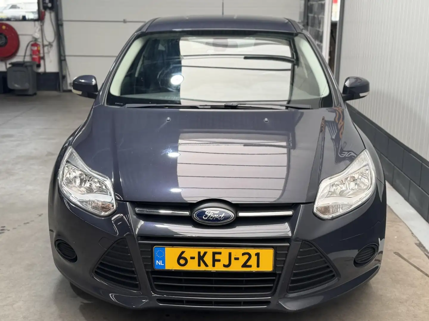 Ford Focus 1.0 EcoBoost Trend Gris - 2