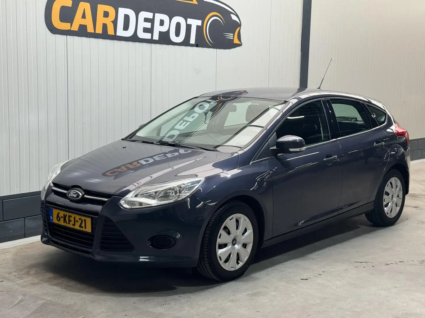 Ford Focus 1.0 EcoBoost Trend Gris - 1