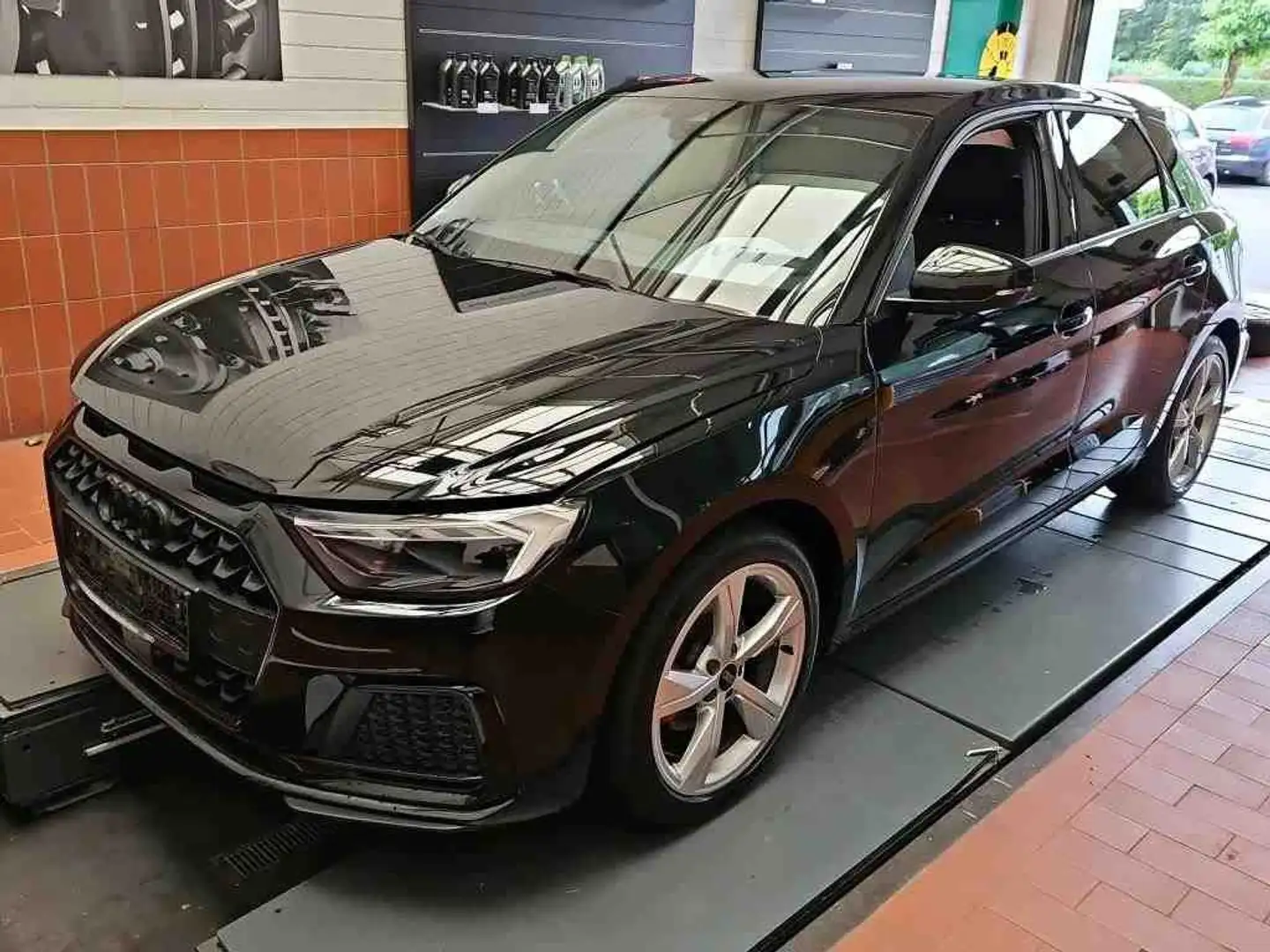 Audi A1 Sportback 25 TFSI s tronic ADVANCED OPTIK SCHWARZ Schwarz - 2