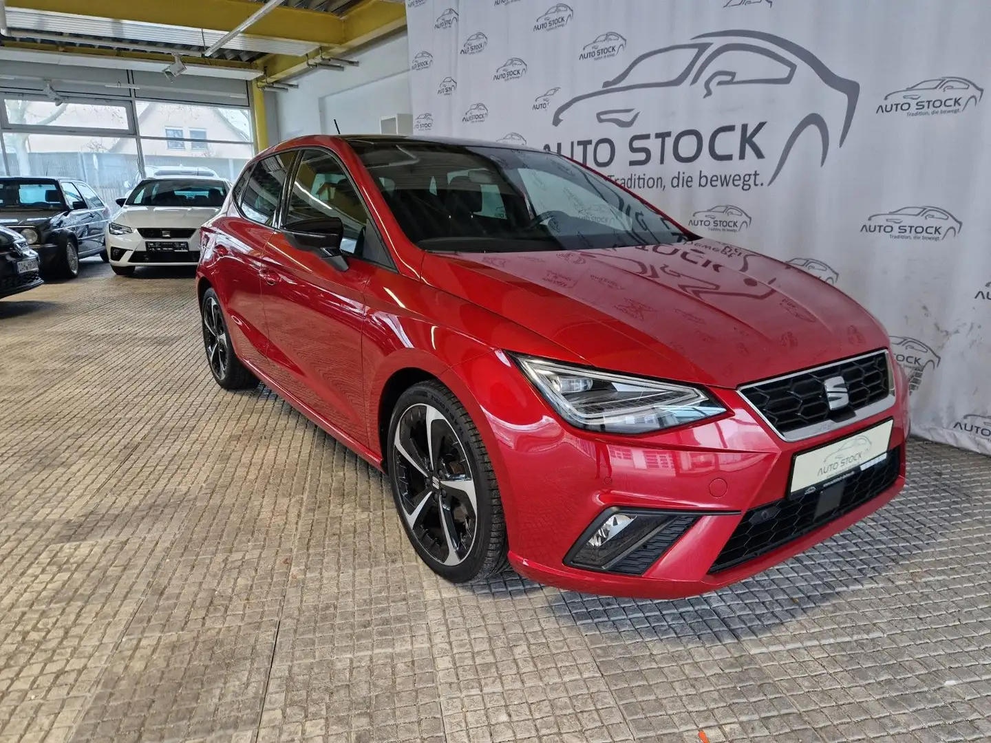 SEAT Ibiza FR 1.5 TSI DSG Navi LED PDC Alcantara Pano Rot - 1