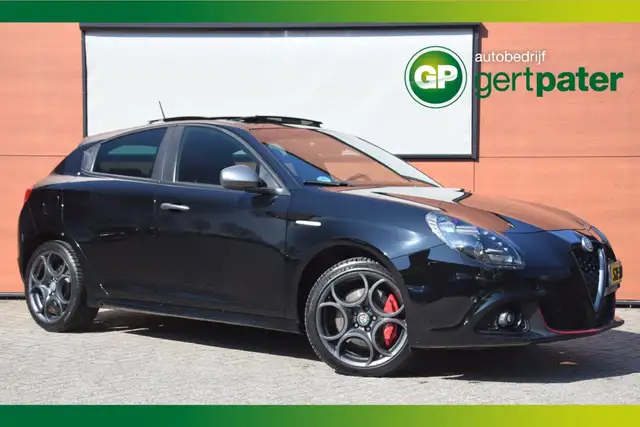 Alfa Romeo Giulietta 1.4 T MultiAir Super 170PK Leer/Pano/Xenon/18 Inch