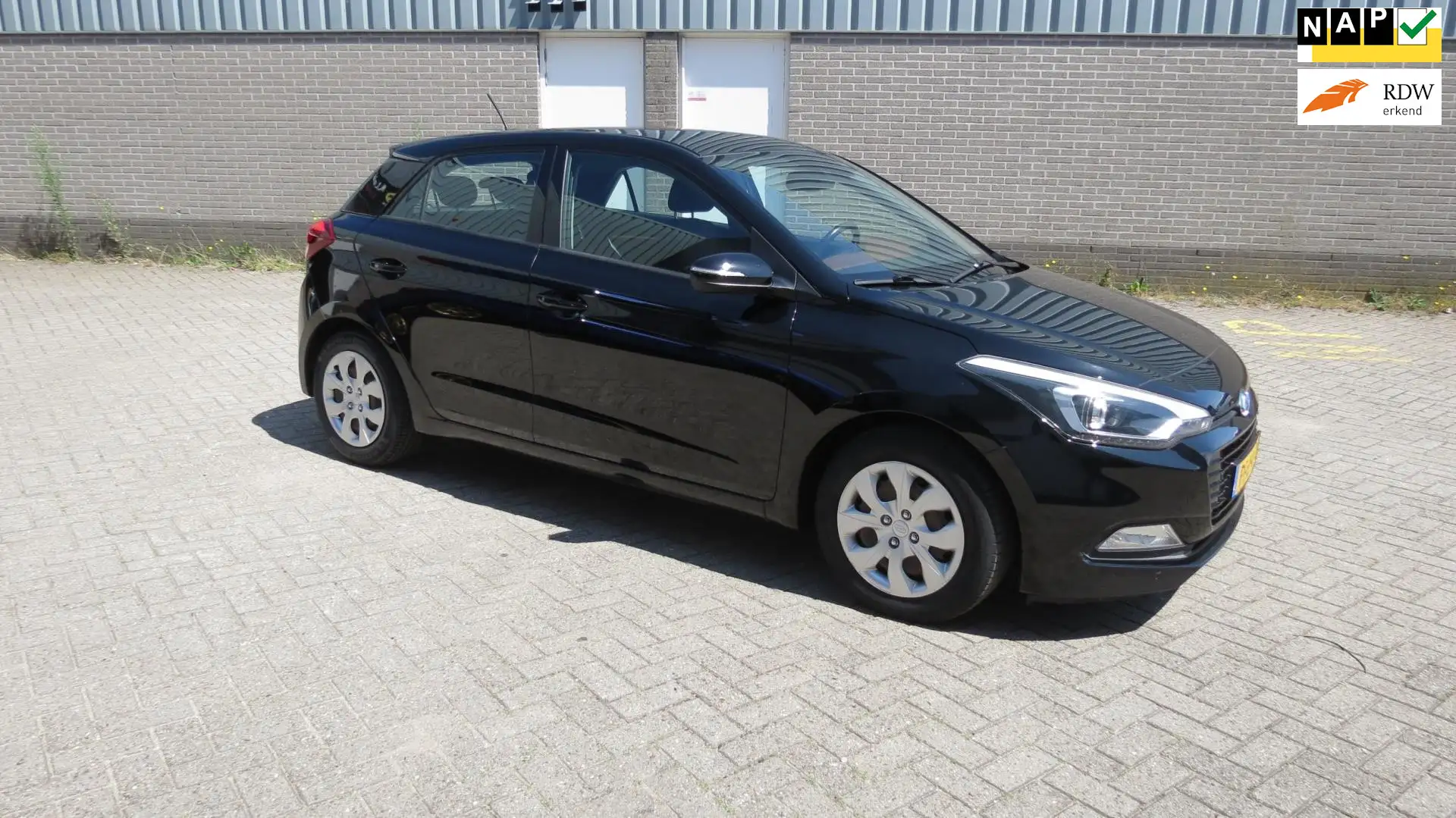 Hyundai i20 1.0 T-GDI Comfort Zwart - 1