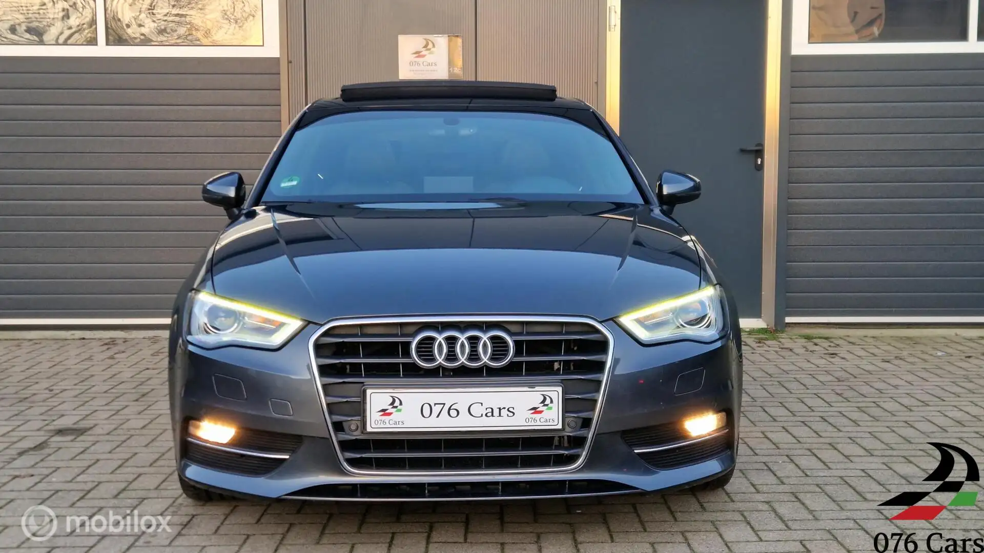 Audi A3 Sportback 1.4 TFSI S-Line PANO NAVI LED STOELVERWA Grau - 2