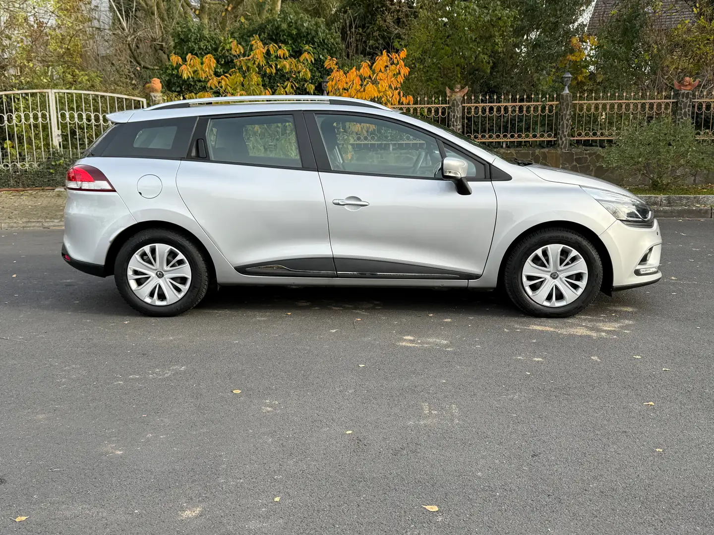 Renault Clio Grandtour-1.HAND-NAVI-STANHEIZUNG-GARANTIE Zilver - 2