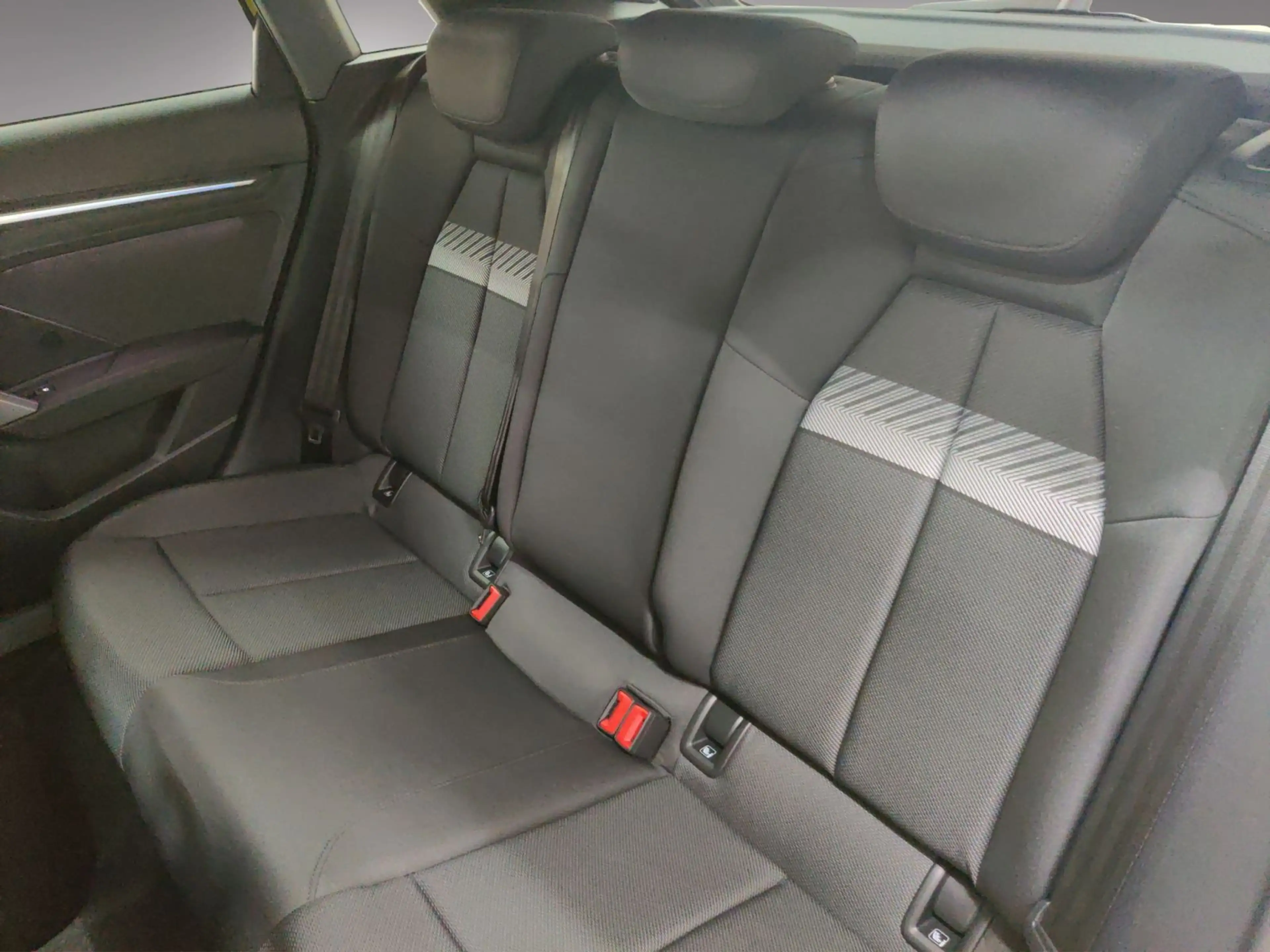 Audi A3 35 TFSI S-tr./LED/virtC+/RFKamera — photo 13