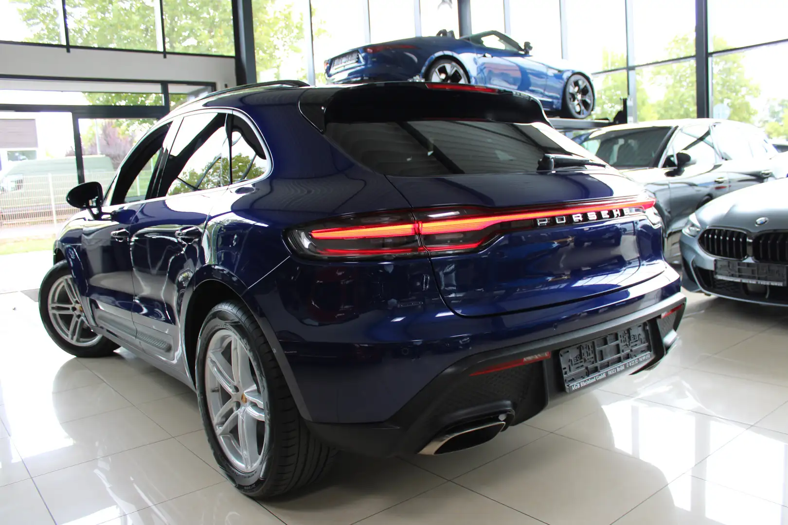 Porsche Macan MACAN III PDK NEUES MODELL 265PS LEDER NAVI 1-HAND Blau - 2