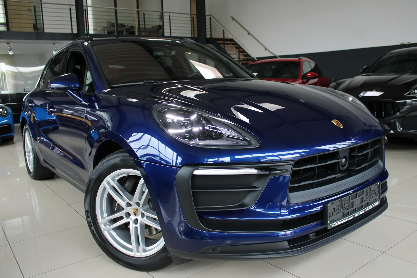 Porsche Macan MACAN III PDK NEUES MODELL 265PS LEDER NAVI 1-HAND Blau - 1