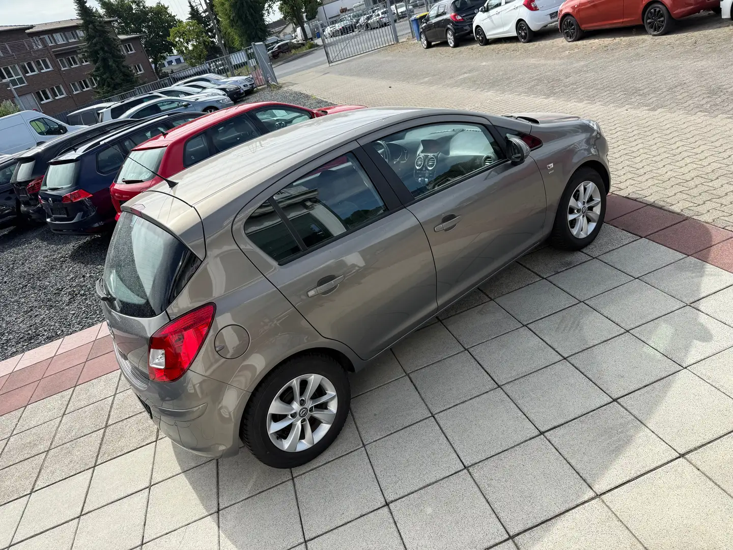 Opel Corsa Energy Beige - 2