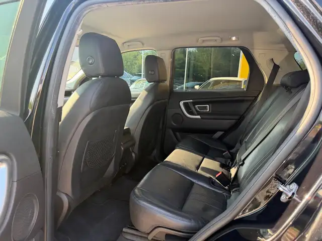 Land Rover Discovery Sport view 9