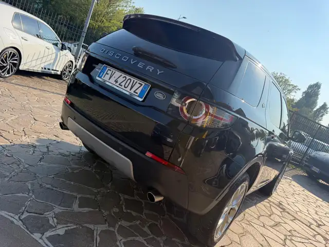 Land Rover Discovery Sport view 6