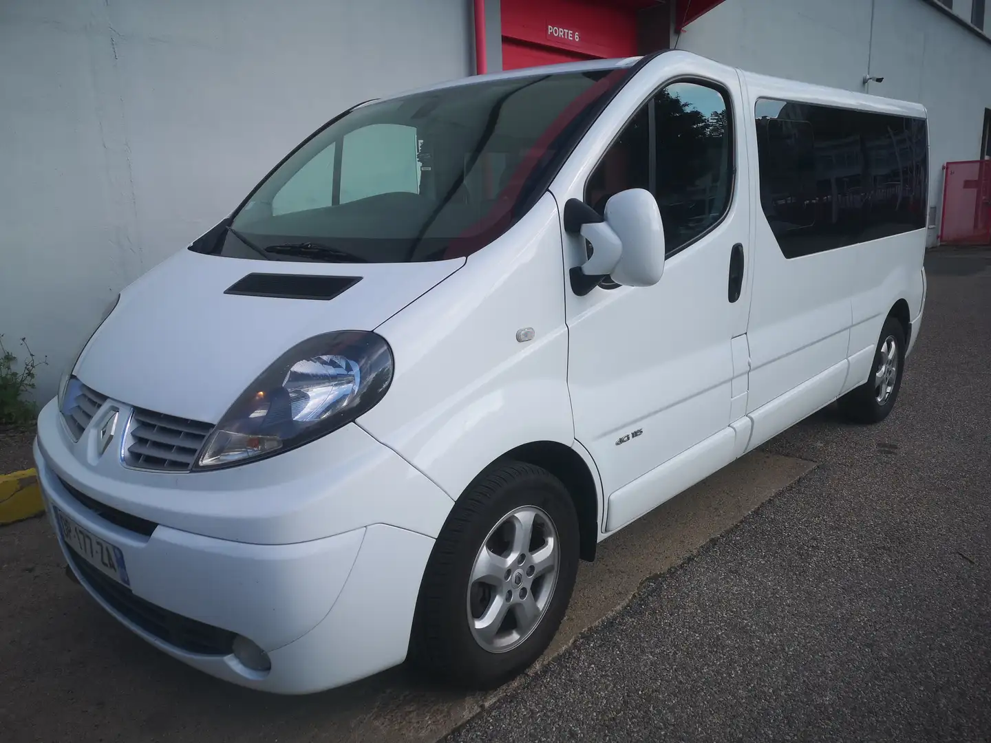 Renault Trafic Trafic Passenger L2H1 1200 kg - 2.0 dCi 115 FAP Expression Eco Blanc - 1