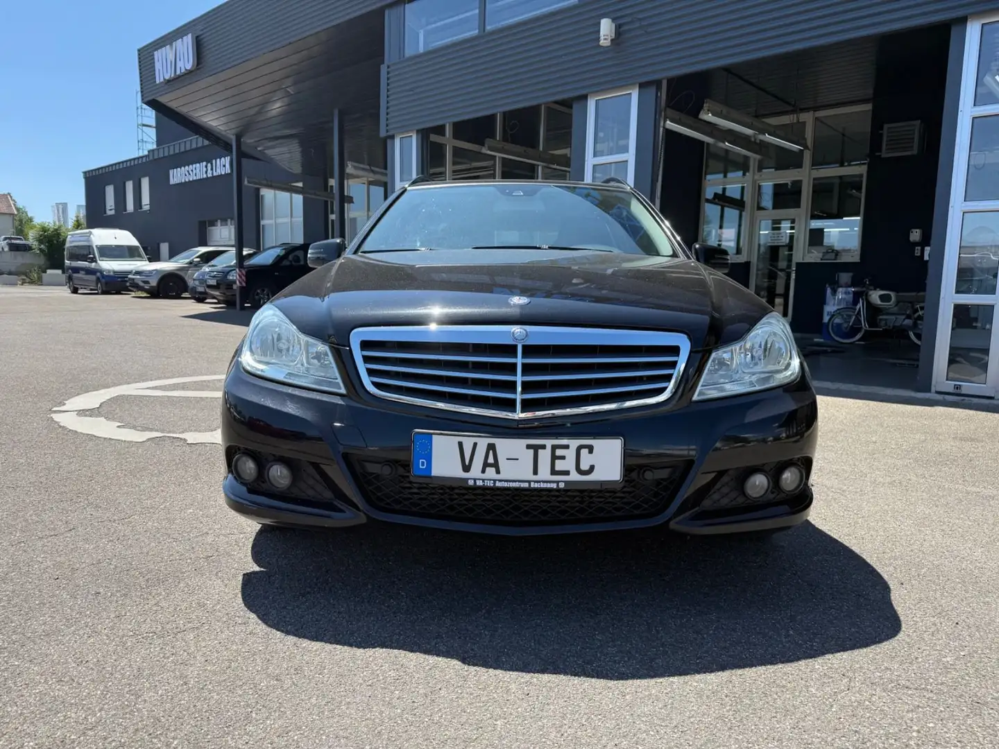 Mercedes-Benz C 200 T CGI BlueEfficiency Schwarz - 2