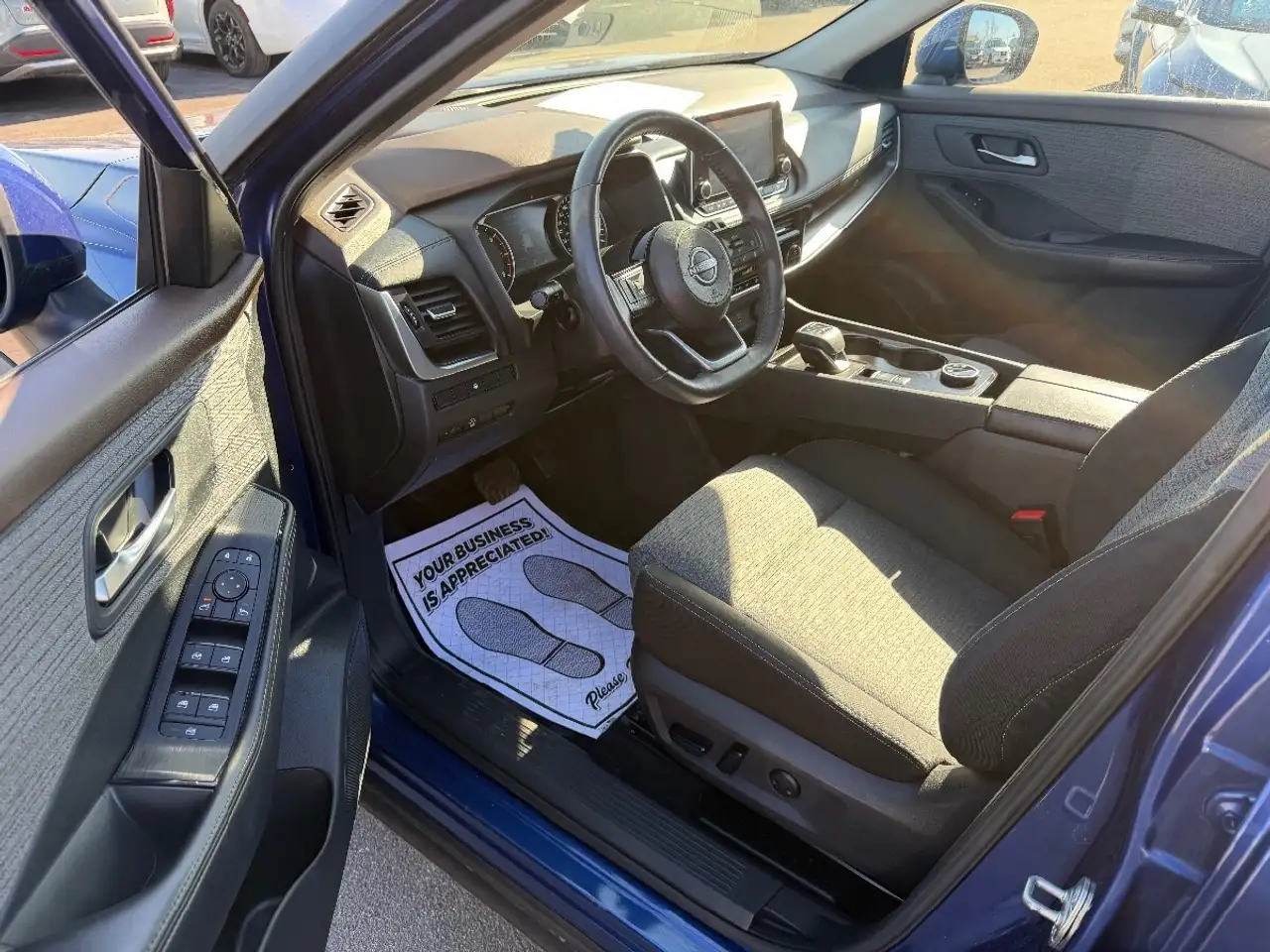 Nissan Rogue снимка Nissan Rogue