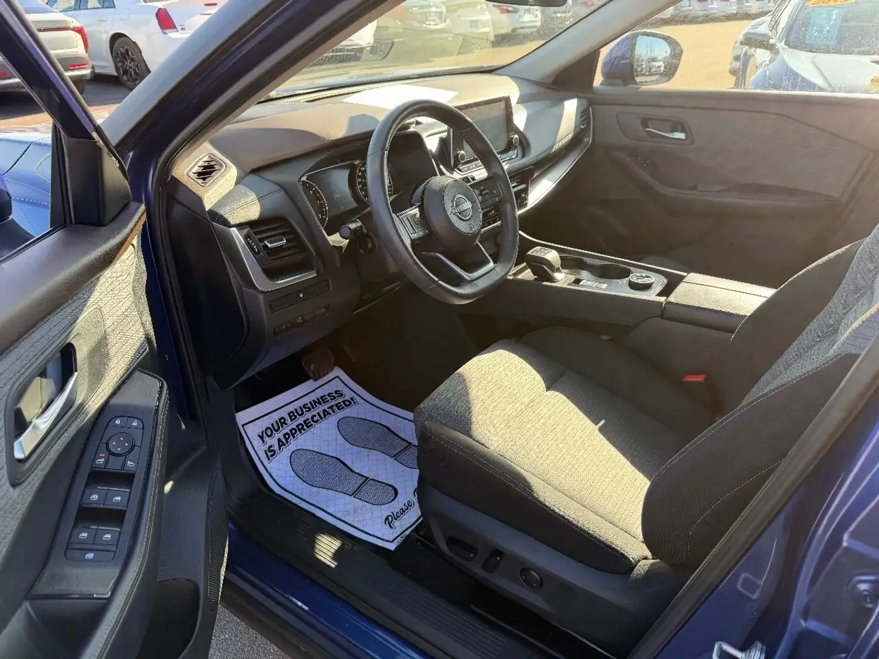 Nissan Rogue снимка Nissan Rogue