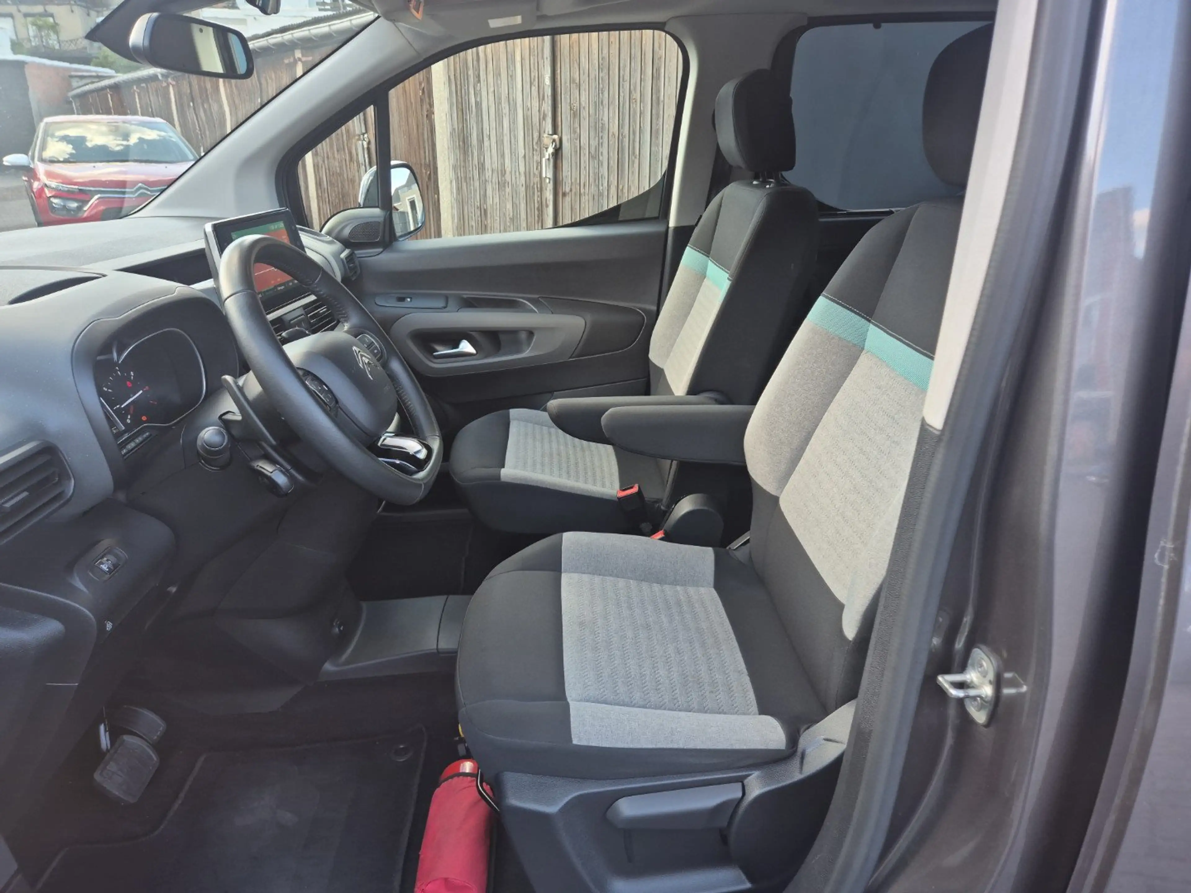 Citroen Berlingo M PureTech S/S Shine EAT8 — photo 6