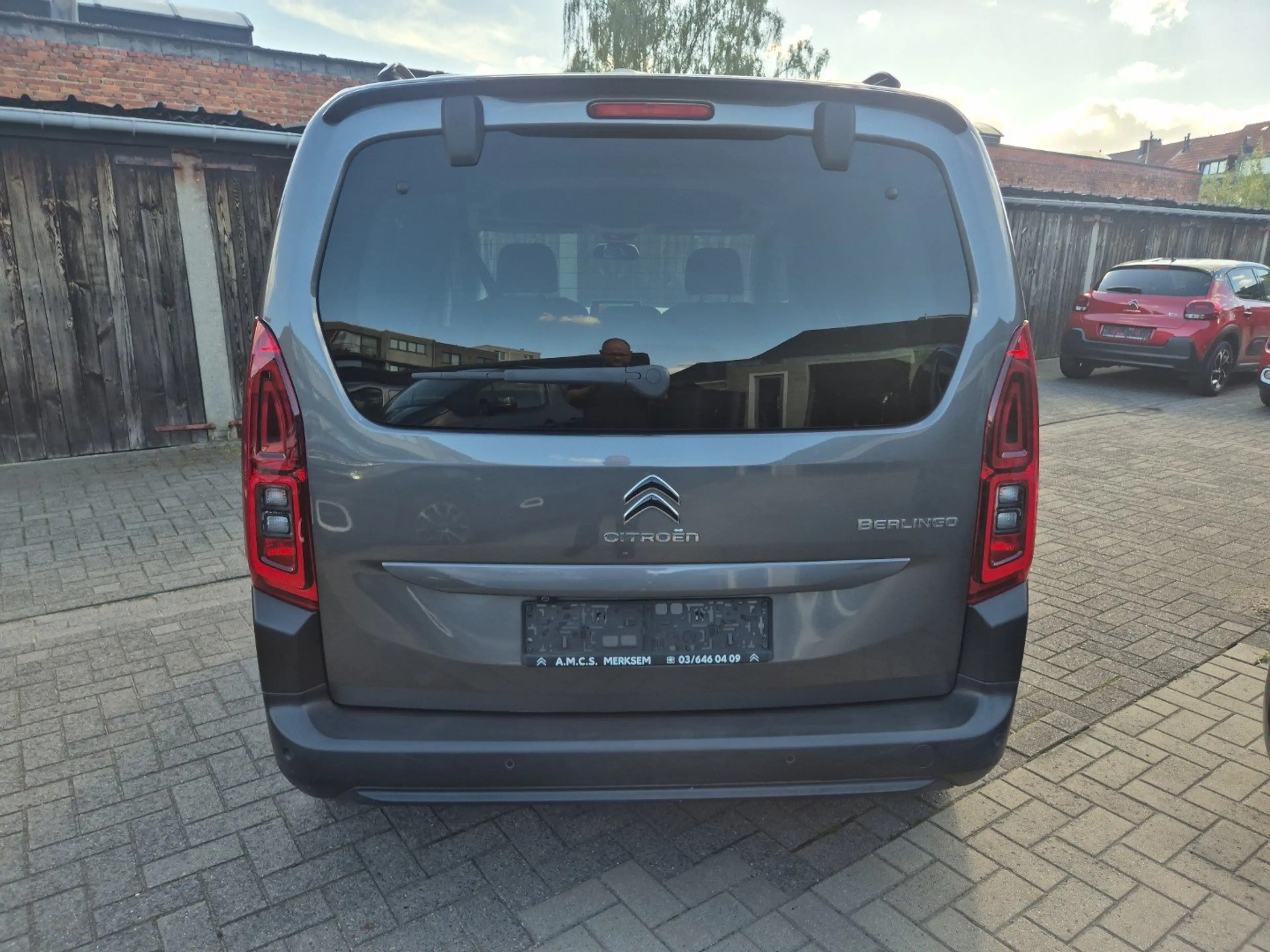 Citroen Berlingo M PureTech S/S Shine EAT8 — photo 3