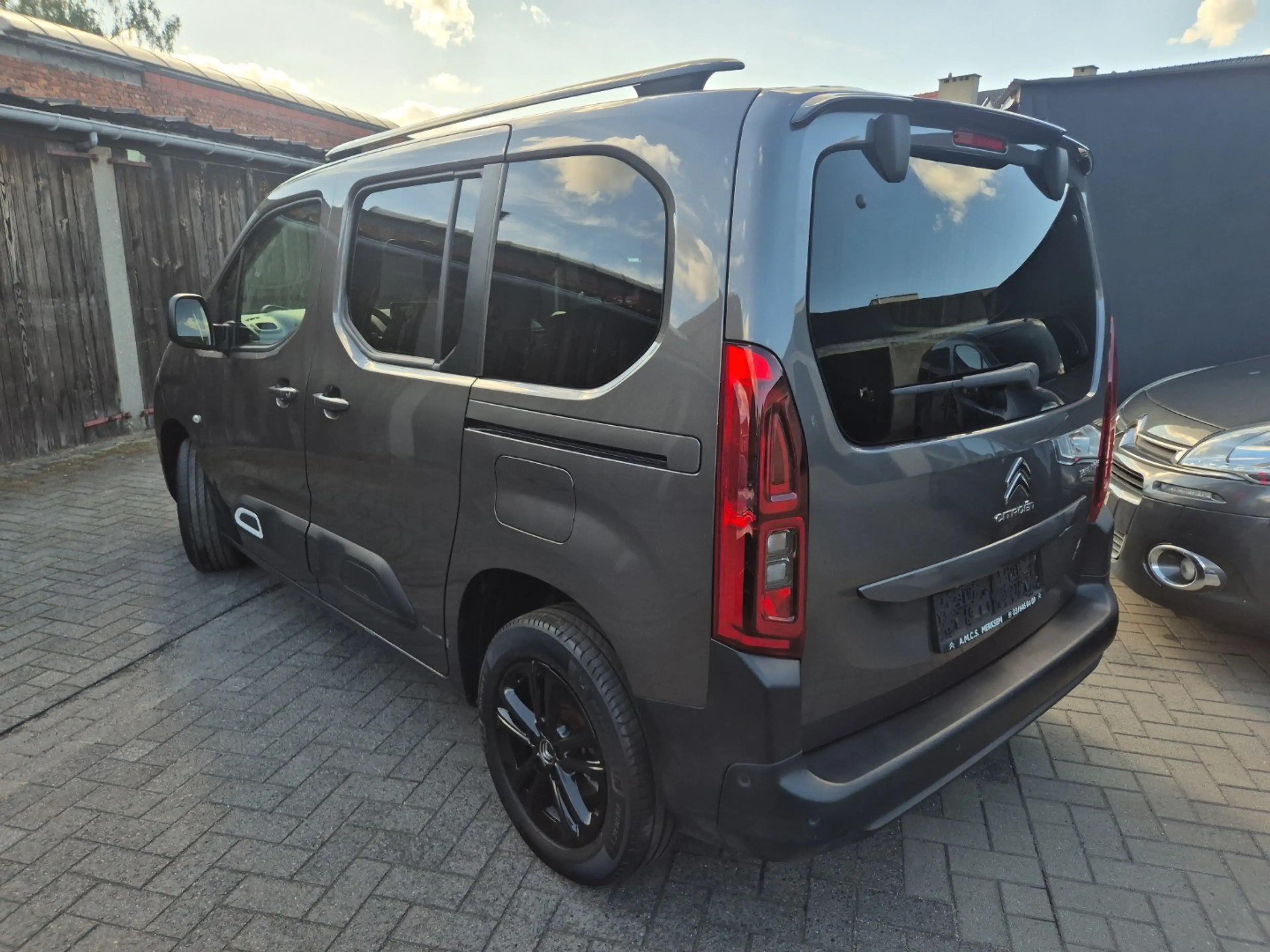 Citroen Berlingo M PureTech S/S Shine EAT8 — photo 4