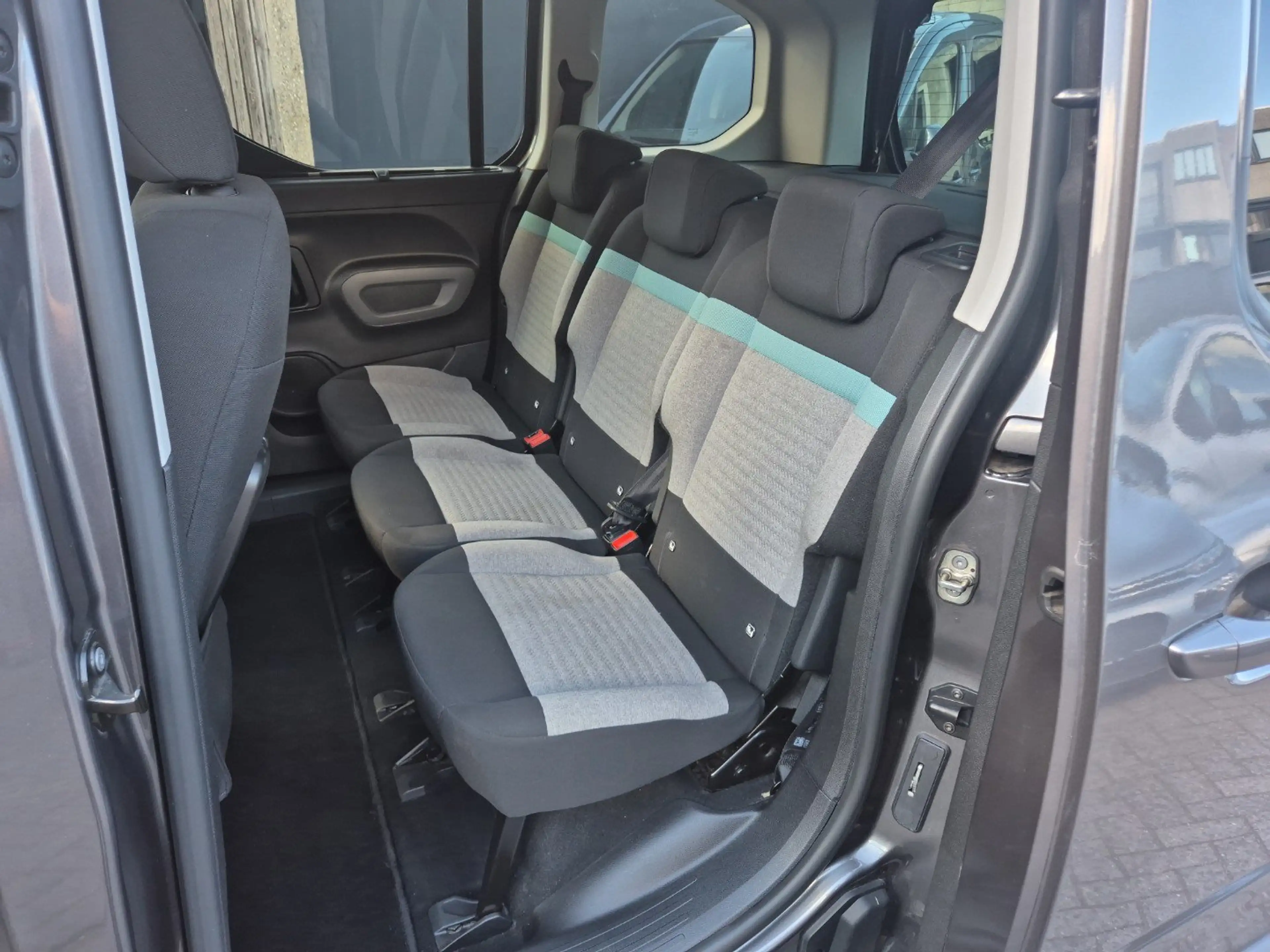 Citroen Berlingo M PureTech S/S Shine EAT8 — photo 7