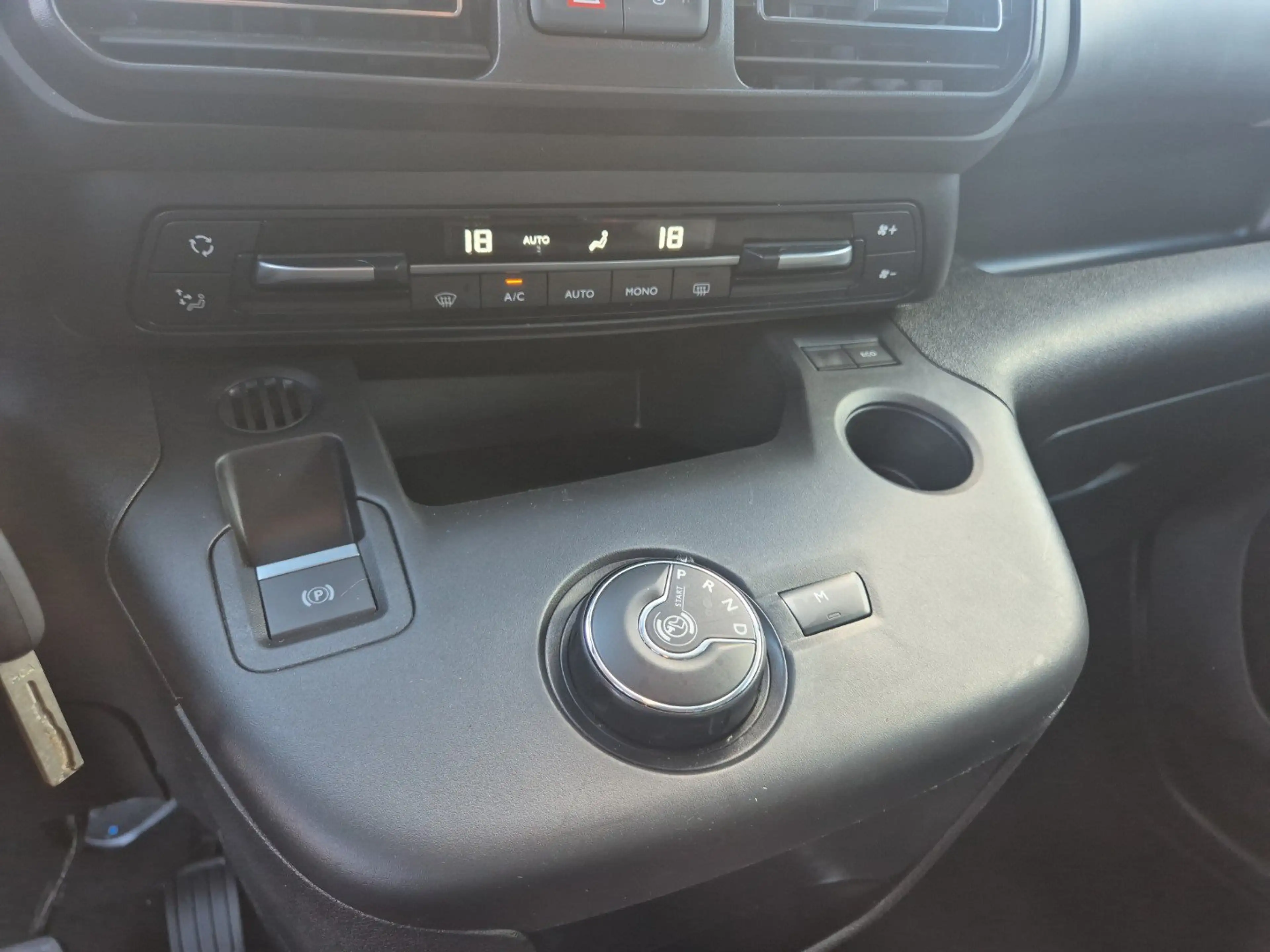 Citroen Berlingo M PureTech S/S Shine EAT8 — photo 10