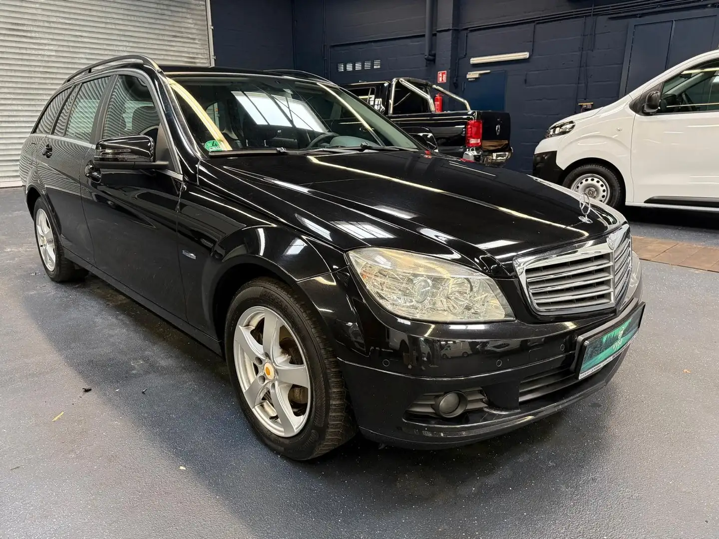 Mercedes-Benz C 180 C T-Modell C 180 T CGI BlueEfficiency Schwarz - 1