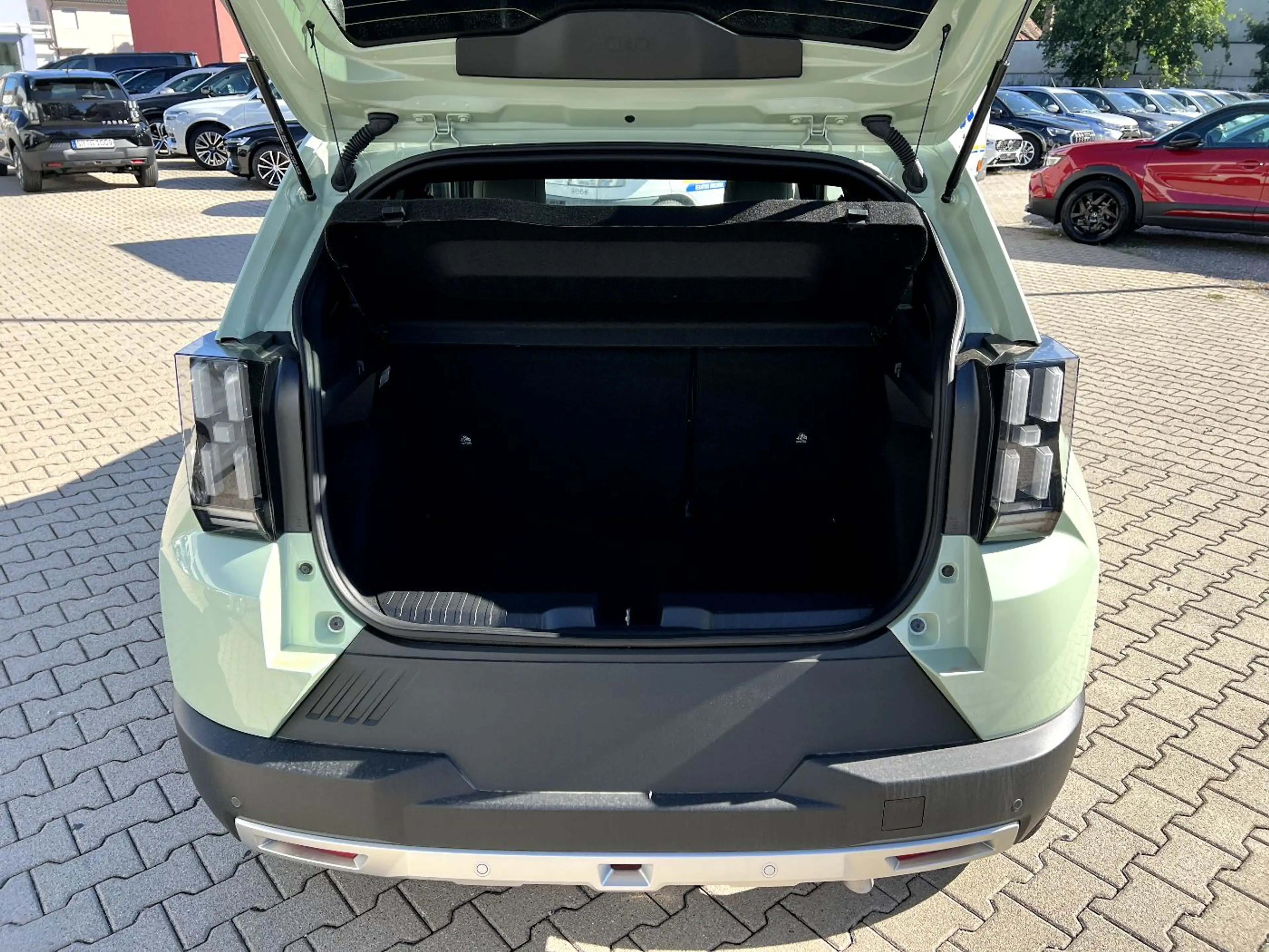 Fiat Grande Panda 1.2 eDCT La Prima *LED Navi Sitzh.* — photo 7