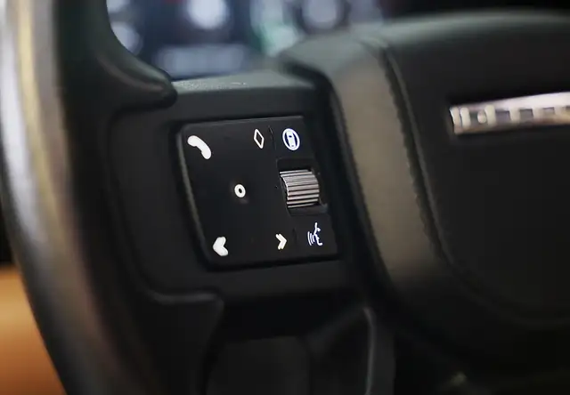Land Rover Defender view 28