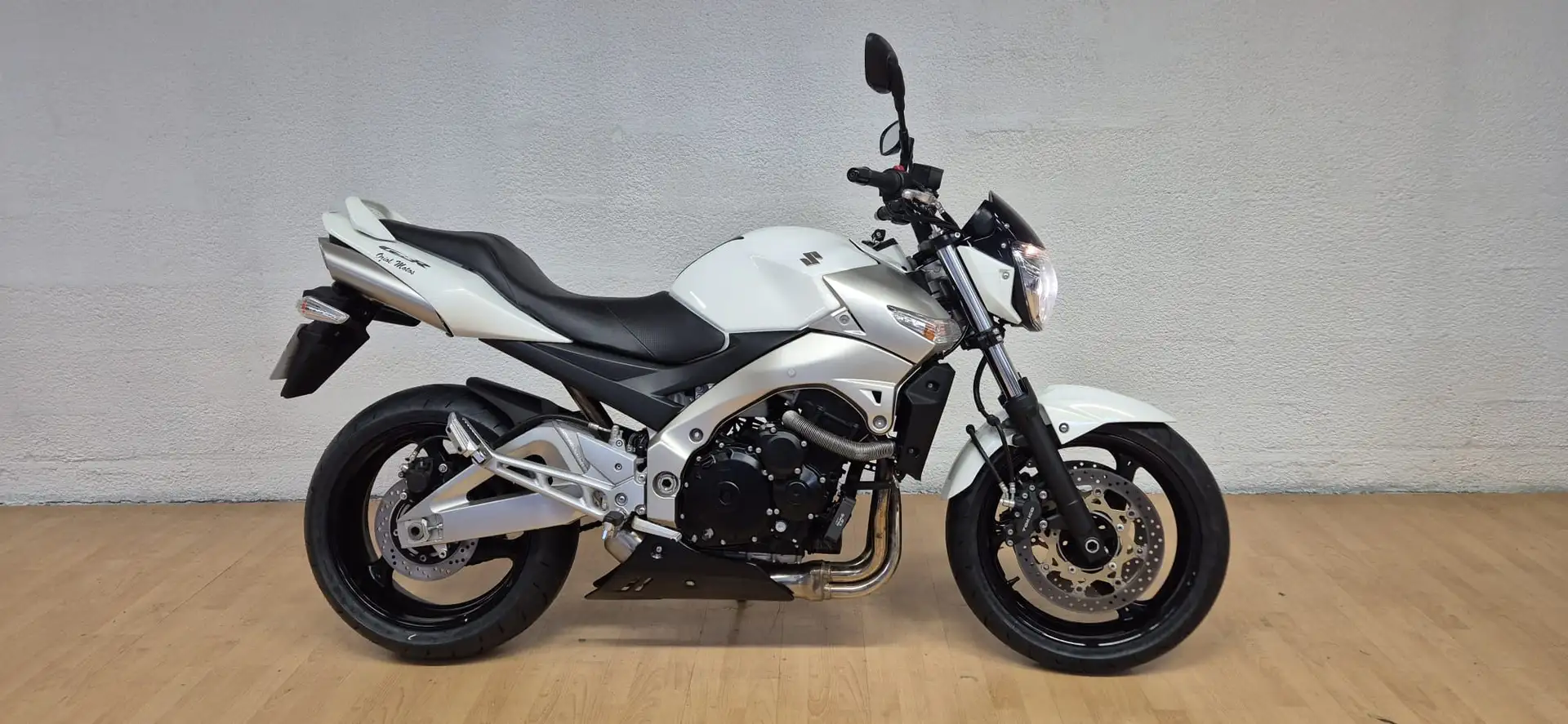 Suzuki GSR 600 Blanc - 2