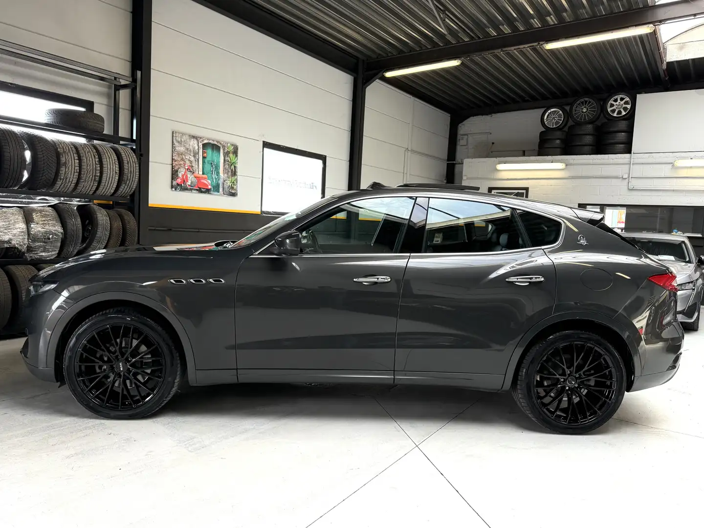 Maserati Levante 3.0 V6 Bi TURBO TOIT PANO JANTES 21 GARANTIE 1 AN Gris - 2
