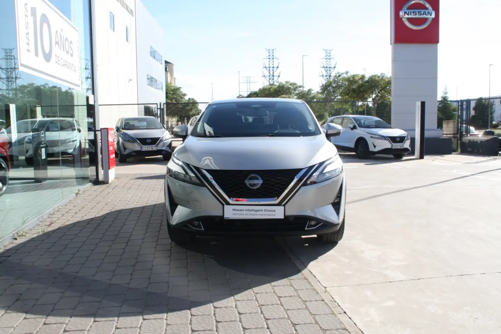 Nissan Qashqai 1.3 DIG-T mHEV 12V N-Connecta 4x2 Aut. 116kW Plateado - 2